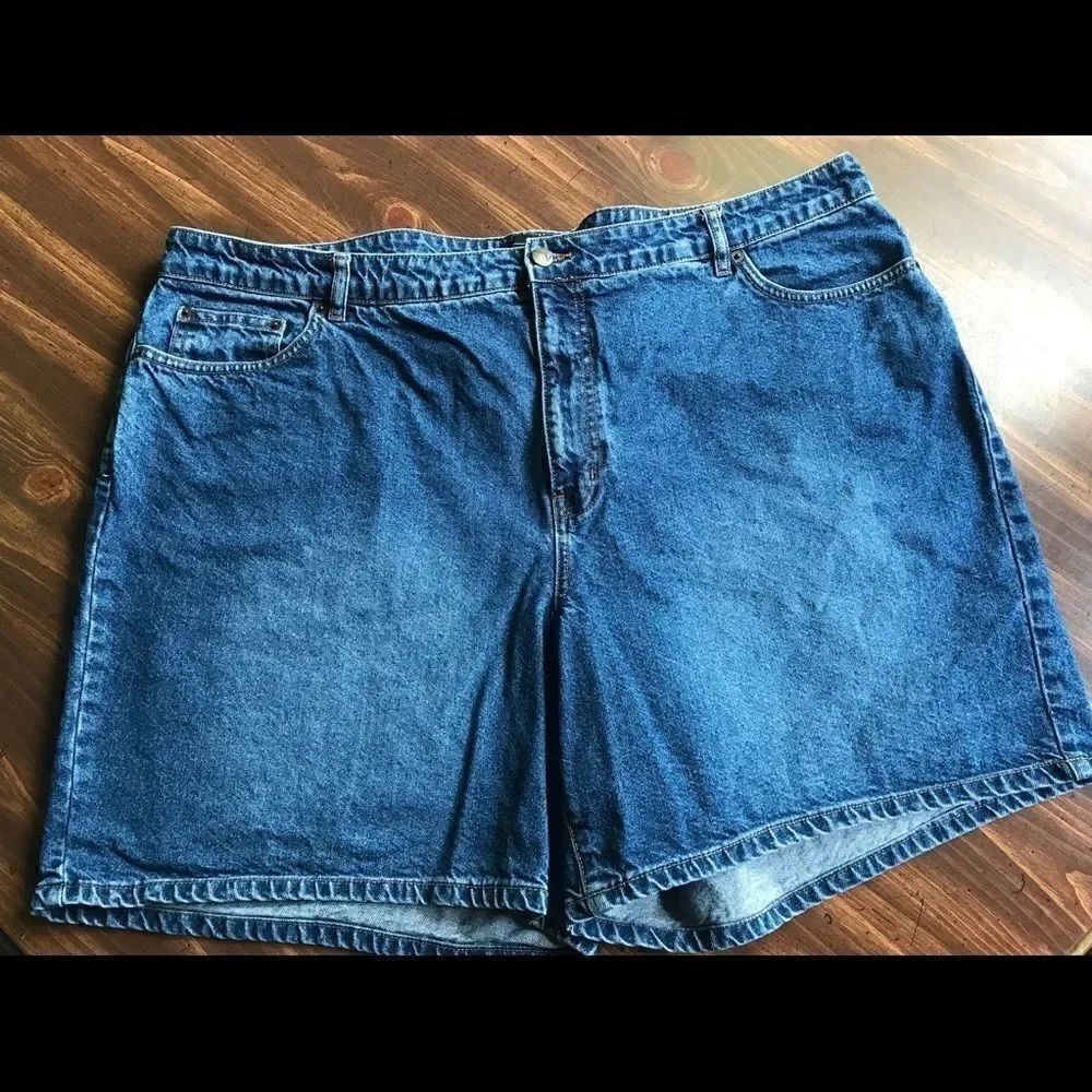 Size 26 Venezia Jean Shorts!!
